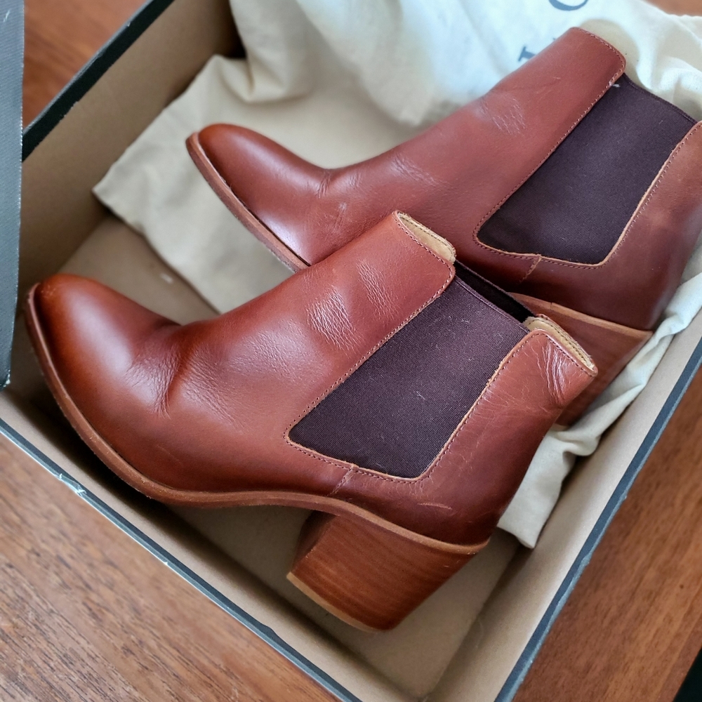 Nisolo Heeled Chelsea Boot